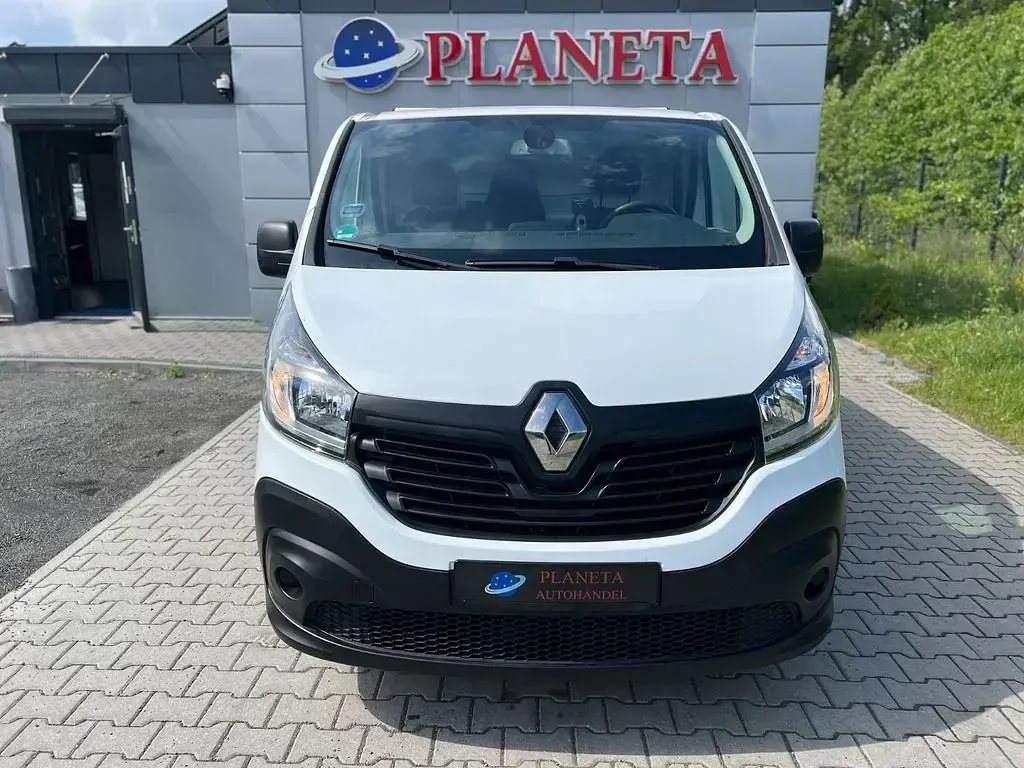 Używany Renault Trafic Komfort 95 KM (69 kW) 2018 Biały Minivan