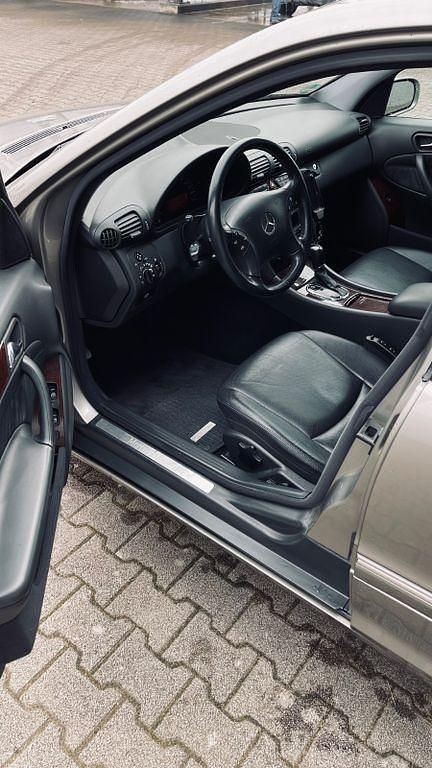 Gebraucht Mercedes C200 163 PS (119 kW) 2002 Beige Limousine