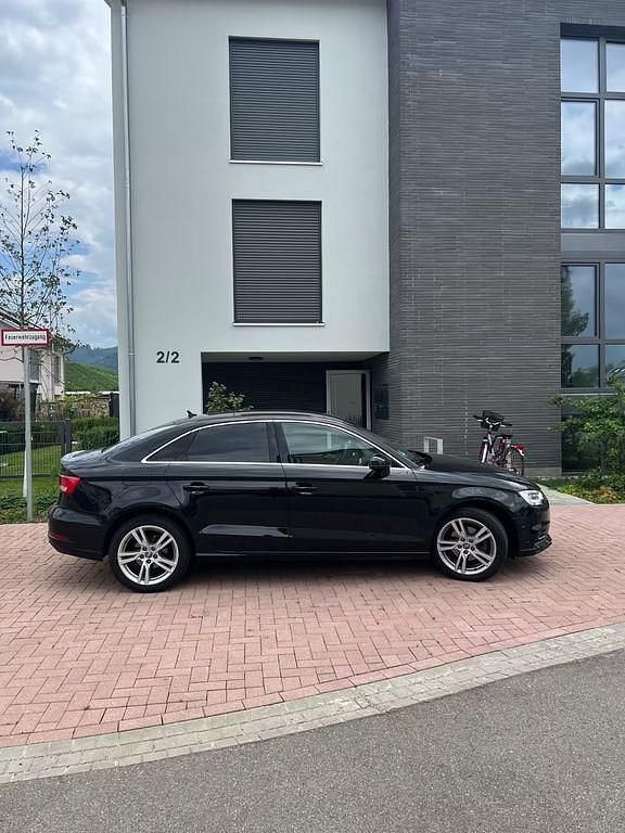 Schwarz Gebraucht 2018 Audi A3 Sport Limousine | 18.900 € (Fairer Preis) - Bild 1/4