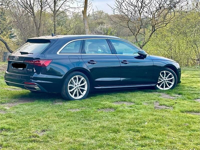 Second-hand Audi A4 Advanced 190 CP (139 kW) 2020 Negru Break
