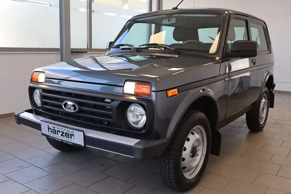 Gebraucht Lada niva 83 PS (61 kW) 2021 Grau SUV