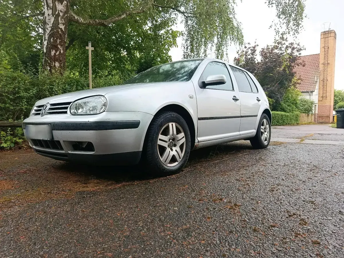 Gebraucht VW Golf IV 110 PS (80 kW) 2002 Silber Kleinwagen