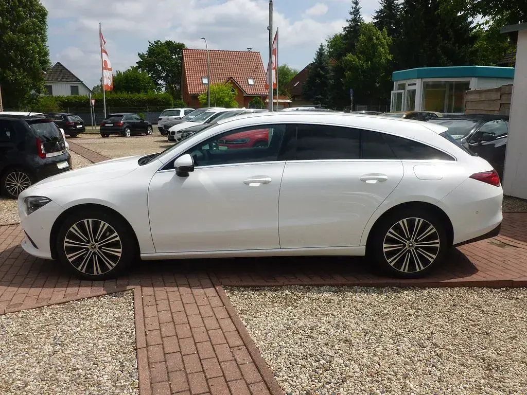 Gebraucht Mercedes E250 160 PS (117 kW) 2021 Weiß Limousine