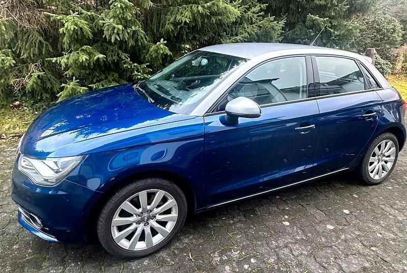Gebraucht Audi A1 Sportback Ambition 122 PS (89 kW) 2014 Blau Kleinwagen