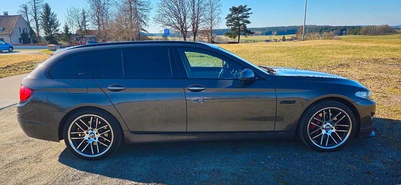 Gebraucht BMW 525 Shadowline 204 PS (150 kW) 2011 Kombi