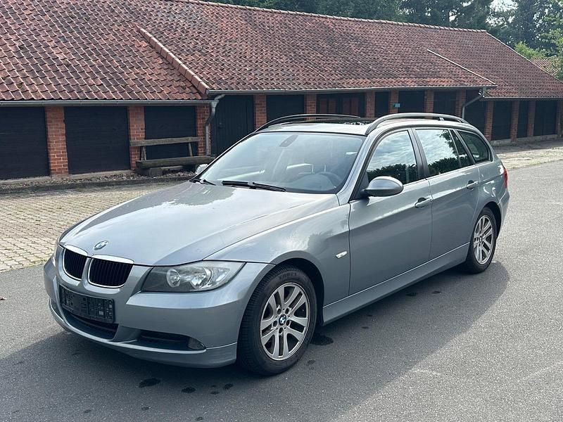 Grau Gebraucht 2006 BMW 320 Kombi | 1.300 € (Superpreis) - Bild 1/4