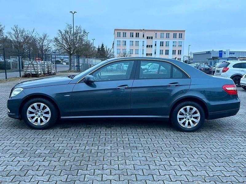 Gebraucht Mercedes E220 170 PS (125 kW) 2009 Grau Limousine