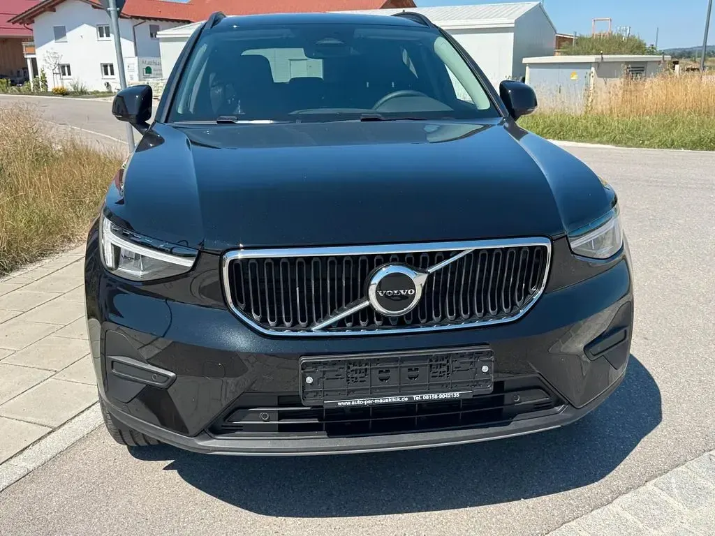 Neu Volvo XC40 163 PS (119 kW) 2026 Schwarz SUV