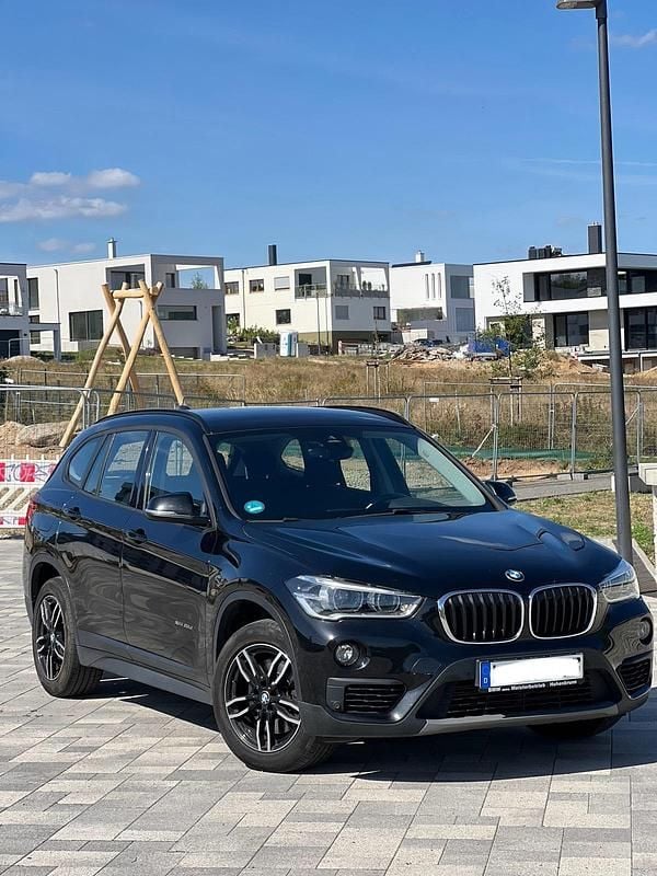 Schwarz Gebraucht 2017 BMW X1 SUV | 15.900 € (Superpreis) - Bild 1/4
