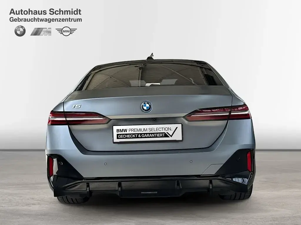 Gebraucht BMW i5 M Sport 442 kW (601 PS) 2025 Bmw individual frozen pure grey Limousine