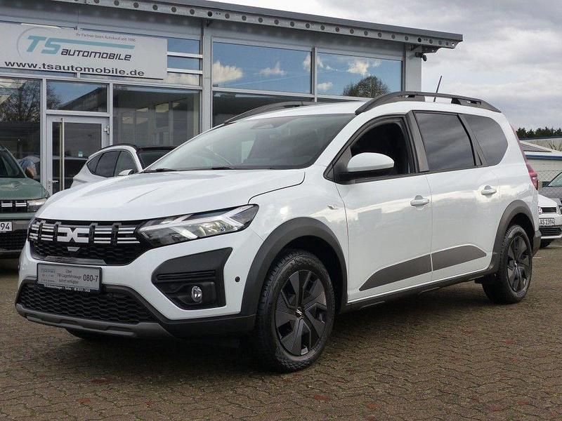 Weiß Gebraucht 2024 Dacia Jogger Expression Van / Kleinbus | 21.890 € (Etwas zu teuer) - Bild 1/4