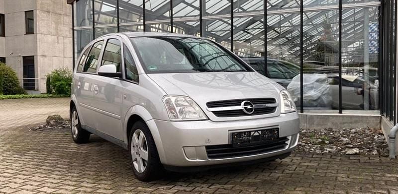 Silber Gebraucht 2005 Opel Meriva Edition Van / Kleinbus | 800 € (Superpreis) - Bild 1/4