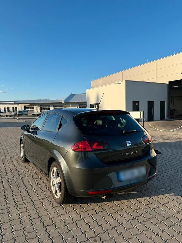 Usata Seat Leon 170 CV (125 kW) 2010 Grigio Utilitaria