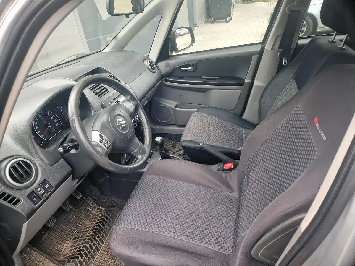 Usata Suzuki SX4 107 CV (78 kW) 2007 Grigio Berlina