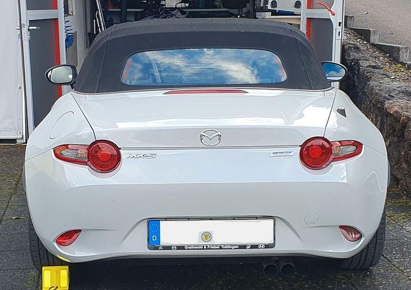 Gebraucht Mazda MX5 Exclusive-Line 160 PS (117 kW) 2015 Weiß Cabrio