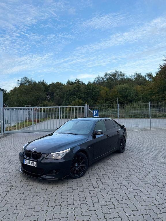 Schwarz Gebraucht 2007 BMW 525 M Sport Limousine | 7.600 € (Fairer Preis) - Bild 1/4