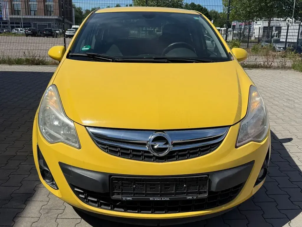 Gebraucht Opel Corsa 101 PS (74 kW) 2012 Gelb Kleinwagen