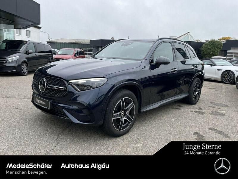 Lack nautikblau (metallic) Gebraucht 2024 Mercedes GLC300e AMG SUV | 61.949 € (Fairer Preis) - Bild 1/4