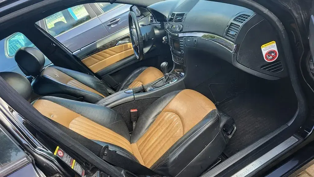 Gebraucht Mercedes E320 Avantgarde 224 PS (164 kW) 2007 Schwarz Limousine