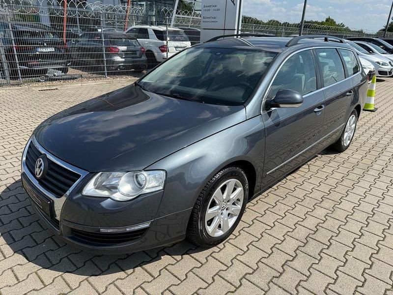 Grau Gebraucht 2009 VW Passat Comfortline Kombi | 4.450 € (Etwas zu teuer) - Bild 1/4