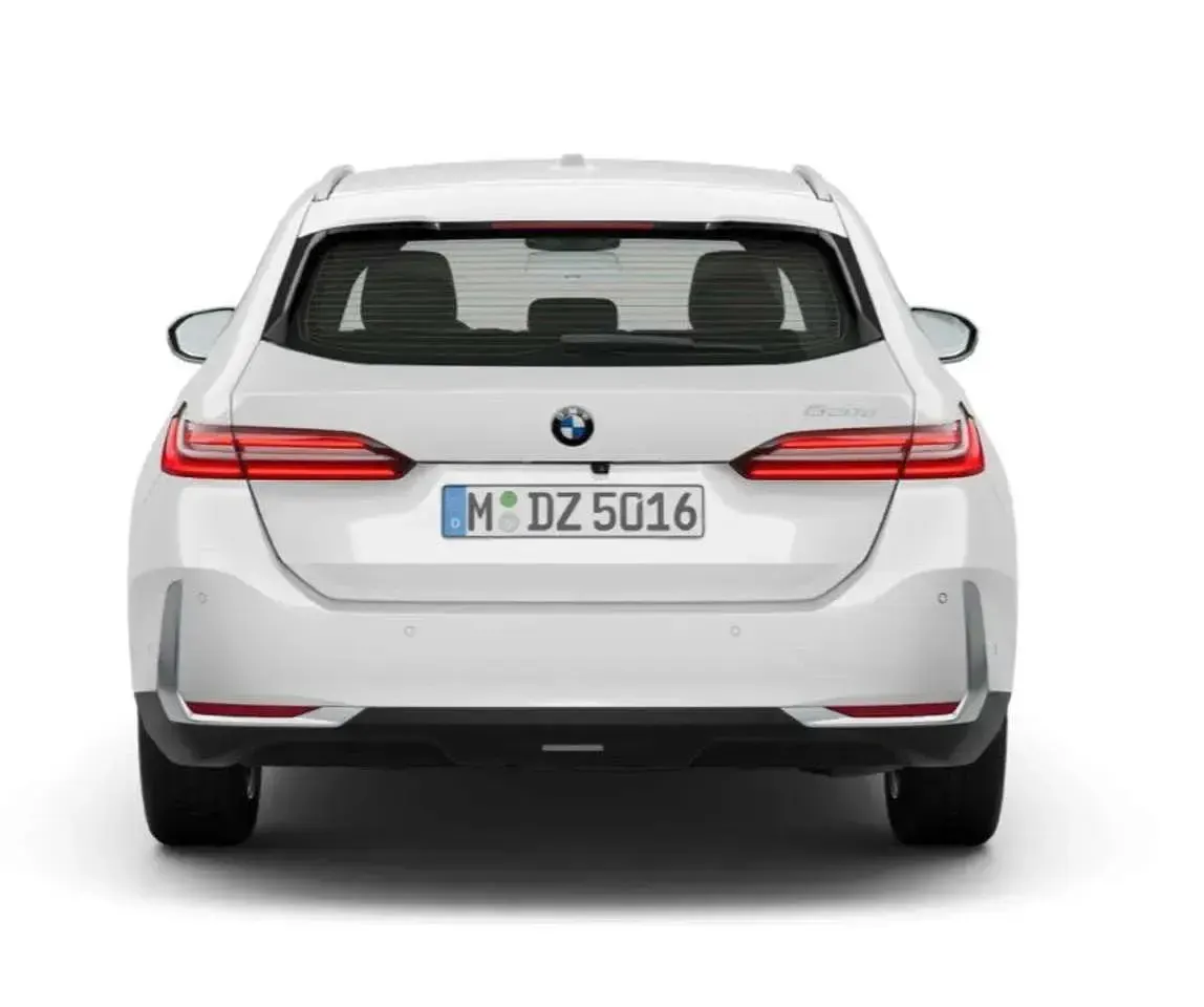 Neu BMW 520 Sport Line 197 PS (144 kW) 2025 Alpinweiß uni Kombi
