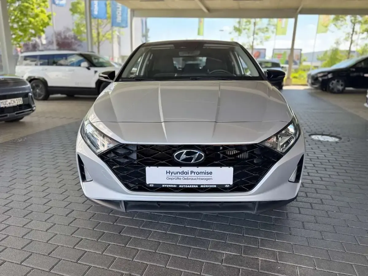 Gebraucht Hyundai i20 Edition 30+ 101 PS (74 kW) 2022 Grau Kleinwagen