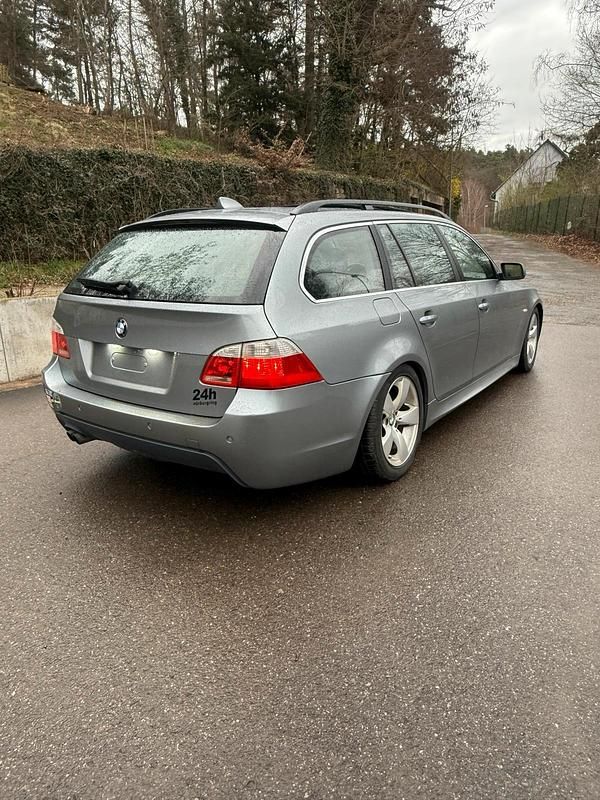 Gebraucht BMW 525 177 PS (130 kW) 2005 Silber Kombi