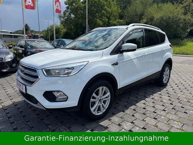 Weiß Gebraucht 2018 Ford Kuga Trend SUV | 12.695 € (Superpreis) - Bild 1/4