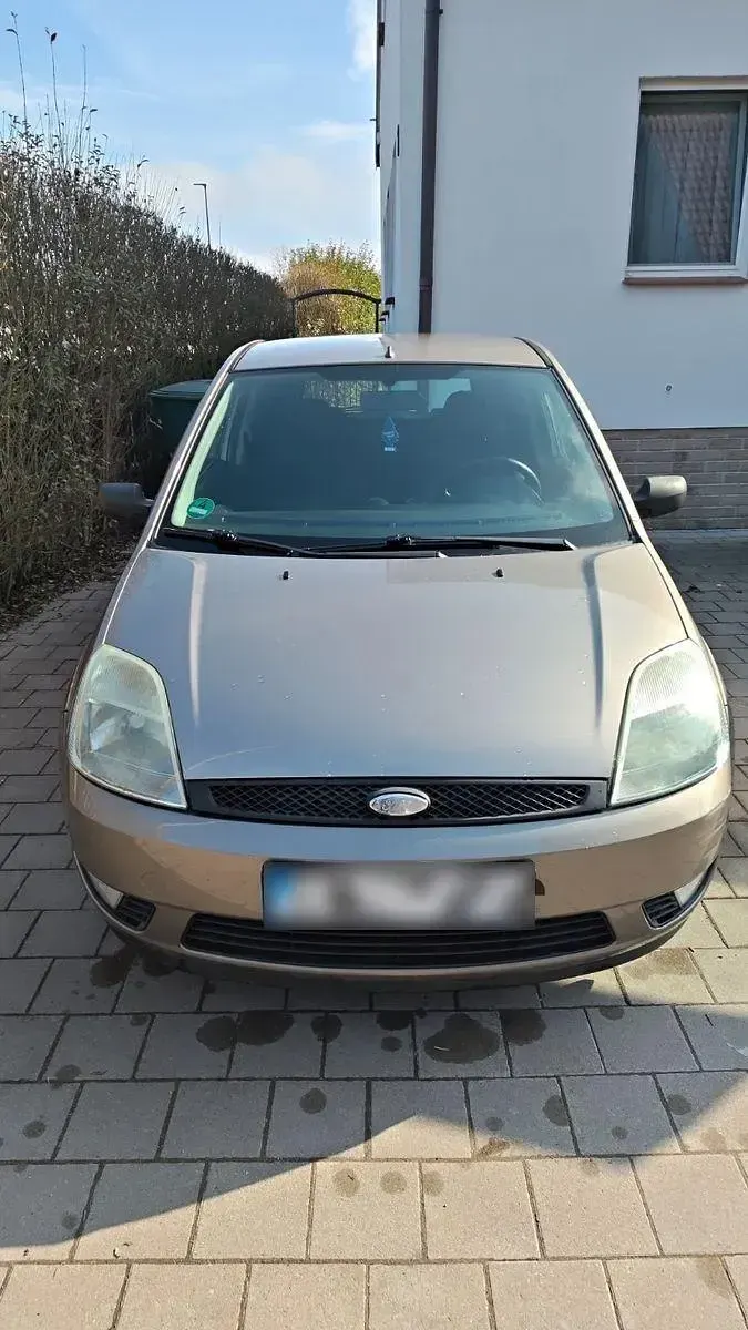 Second-hand Ford Fiesta 80 CP (58 kW) 2004 Gri Hatchback