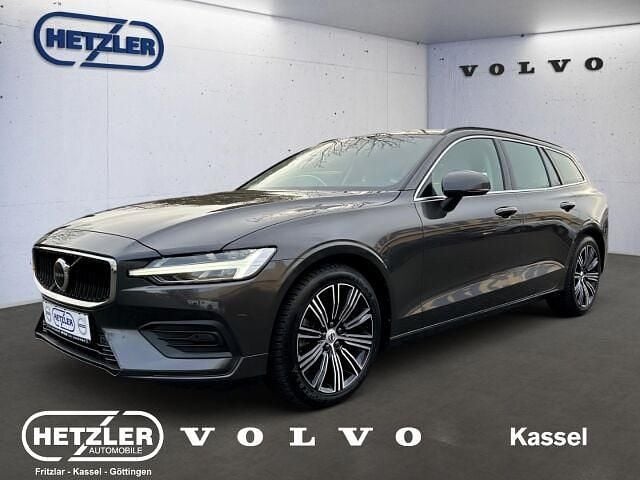Gebraucht Volvo V60 Core 163 PS (119 kW) 2023 Grau Kombi