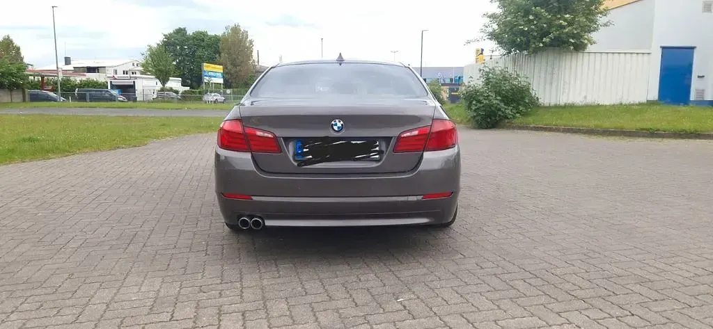 Gebraucht BMW 525 Sport Line 204 PS (150 kW) 2010 Braun Limousine