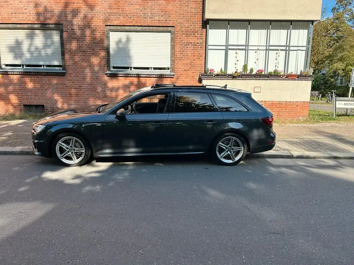 Gebraucht Audi A4 S-Line 190 PS (139 kW) 2018 Grau Kombi