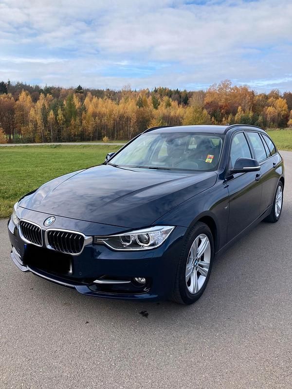 Blau Gebraucht 2012 BMW 320 Kombi | 9.500 € (Teuer) - Bild 1/4