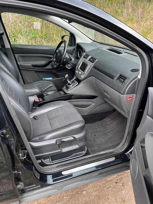 Second-hand Ford Kuga 140 CP (102 kW) 2012 Negru SUV