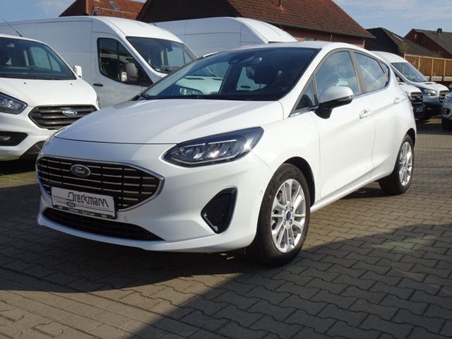 Frostweiß Gebraucht 2023 Ford Fiesta Titanium Kleinwagen | 15.450 € (Fairer Preis) - Bild 1/4