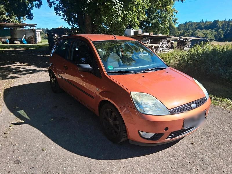 Braun Gebraucht 2004 Ford Fiesta Kleinwagen | 400 € (Guter Preis) - Bild 1/4