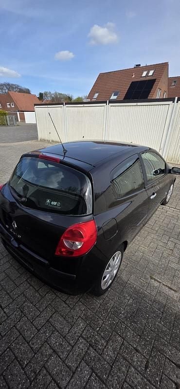 Gebraucht Renault Clio III 88 PS (64 kW) 2006 Schwarz Kleinwagen