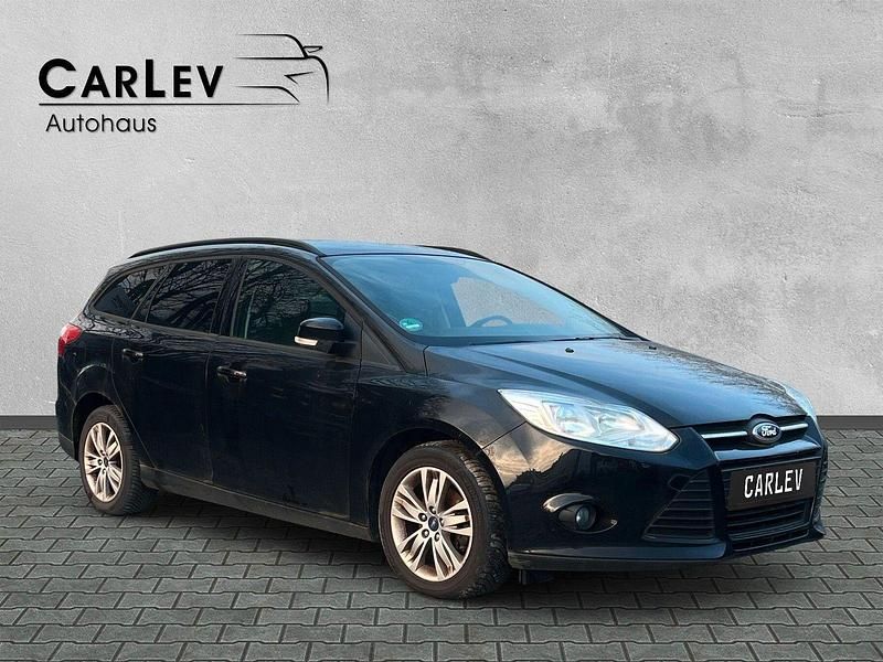 Gebraucht Ford Focus Trend 125 PS (91 kW) 2013 Schwarz Kombi