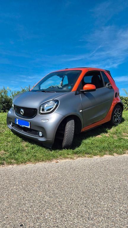 Grau Gebraucht 2019 Smart ForTwo Electric Drive Cabrio | 8.000 € (Superpreis) - Bild 1/4