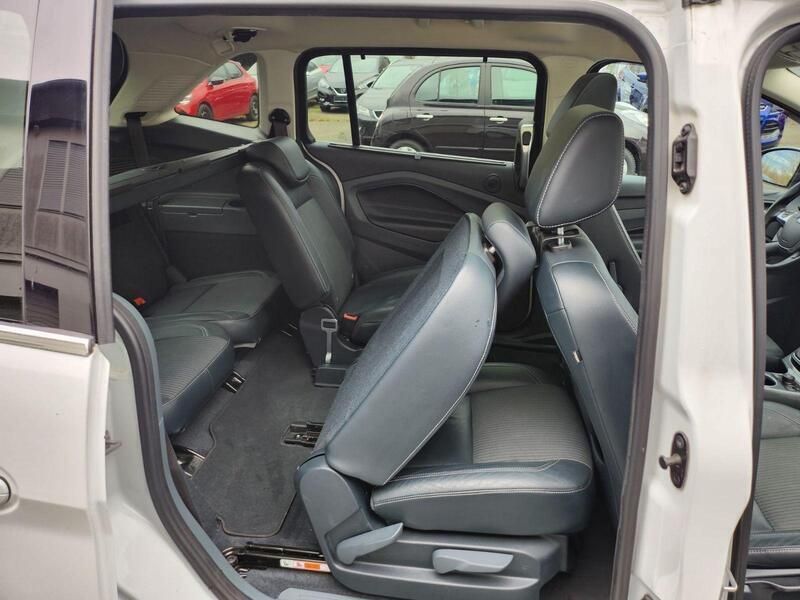 Gebraucht Ford Grand C-Max Titanium 140 PS (102 kW) 2014 Weiß Van / Kleinbus