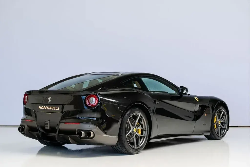 Second-hand Ferrari F12 741 CP (545 kW) 2013 Negru Coupe