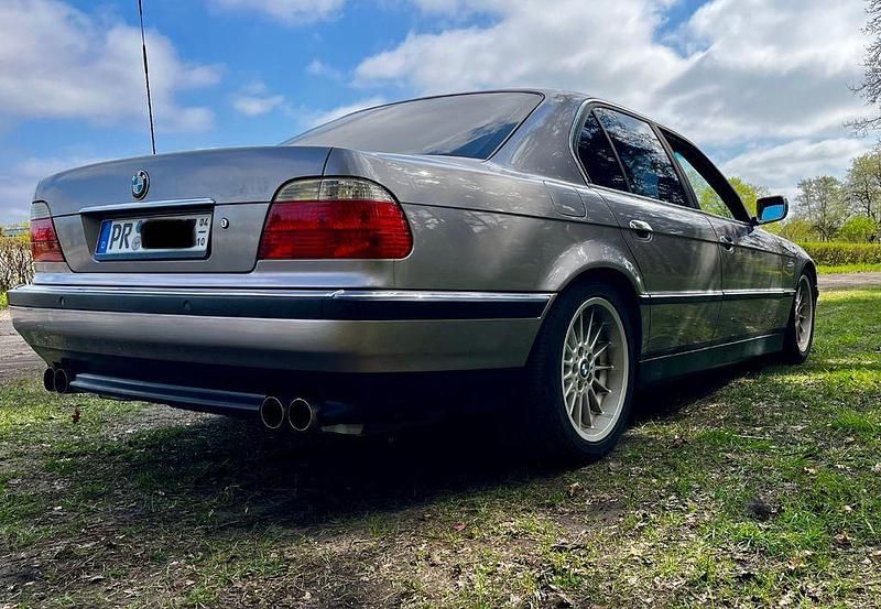 Gebraucht BMW 740 Performance 286 PS (210 kW) 1994 Silber Limousine