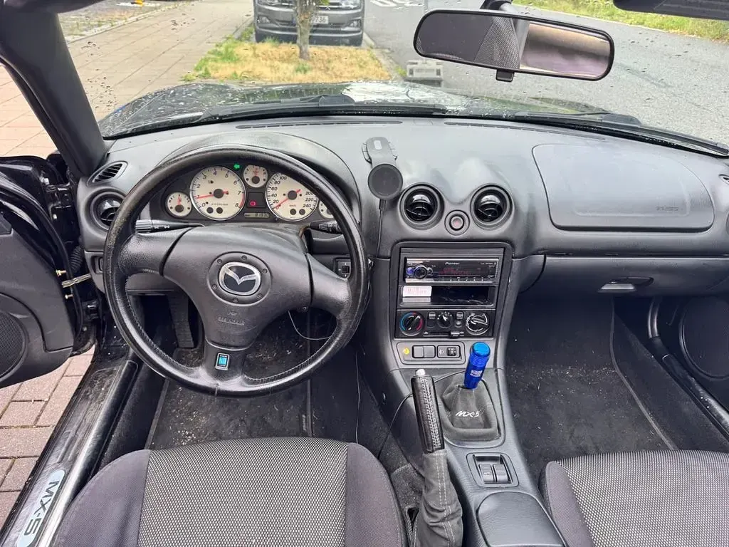 Gebraucht Mazda MX5 110 PS (80 kW) 2003 Schwarz Cabrio