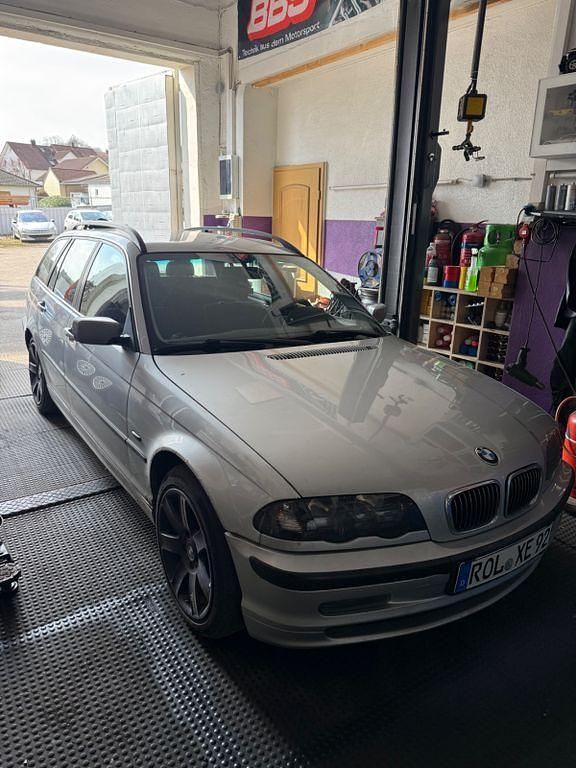 Gebraucht BMW 330 184 PS (135 kW) 2000 Silber Kombi