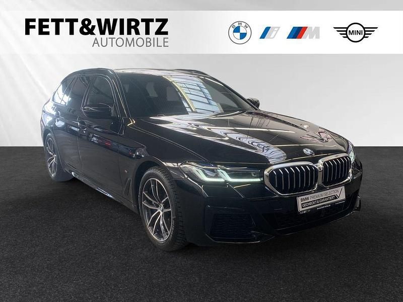 Gebraucht BMW 530 M Sport 252 PS (185 kW) 2020 Saphirschwarz metallic Kombi