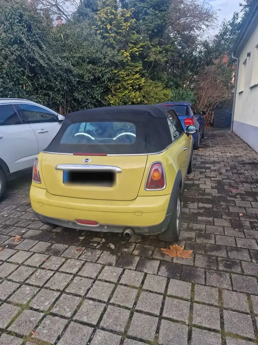 Usata Mini Cooper Cabriolet 120 CV (88 kW) 2009 Giallo Cabrio