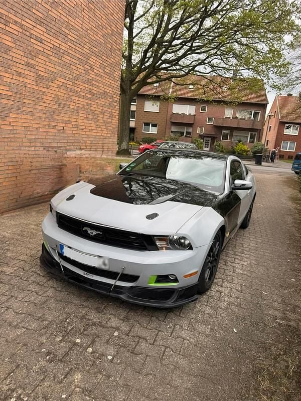 Gebraucht Ford Mustang 305 PS (224 kW) 2012 Rot Coupé