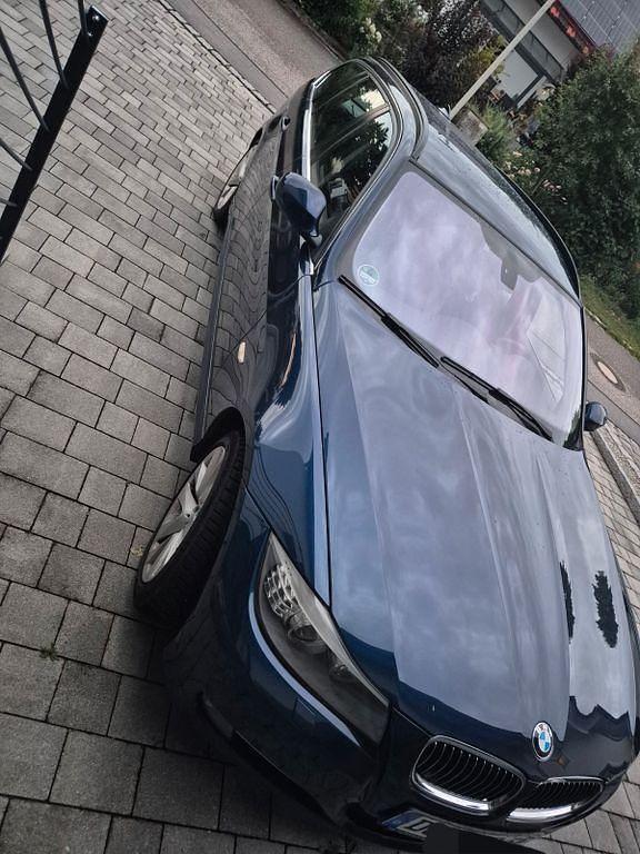 Blau Gebraucht 2012 BMW 325 Lifestyle Kombi | 8.750 € (Fairer Preis) - Bild 1/4