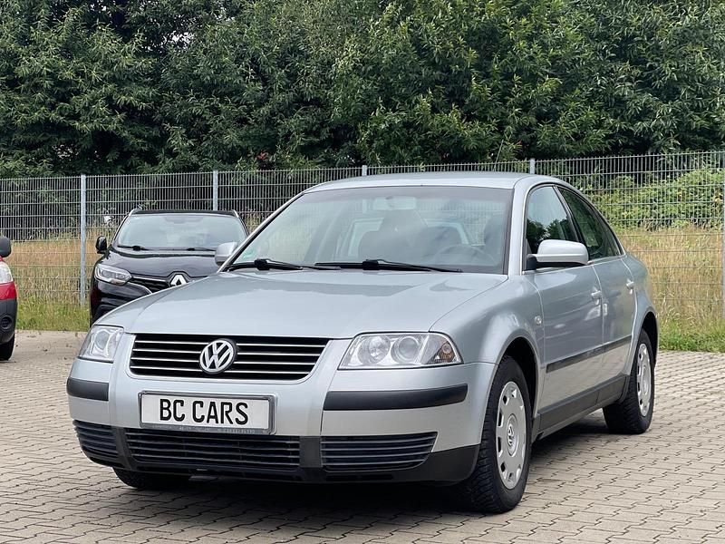 Silber Gebraucht 2001 VW Passat Limousine | 1.650 € (Guter Preis) - Bild 1/4