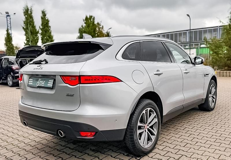Gebraucht Jaguar F-Pace Prestige 300 PS (220 kW) 2017 Silber metallic SUV